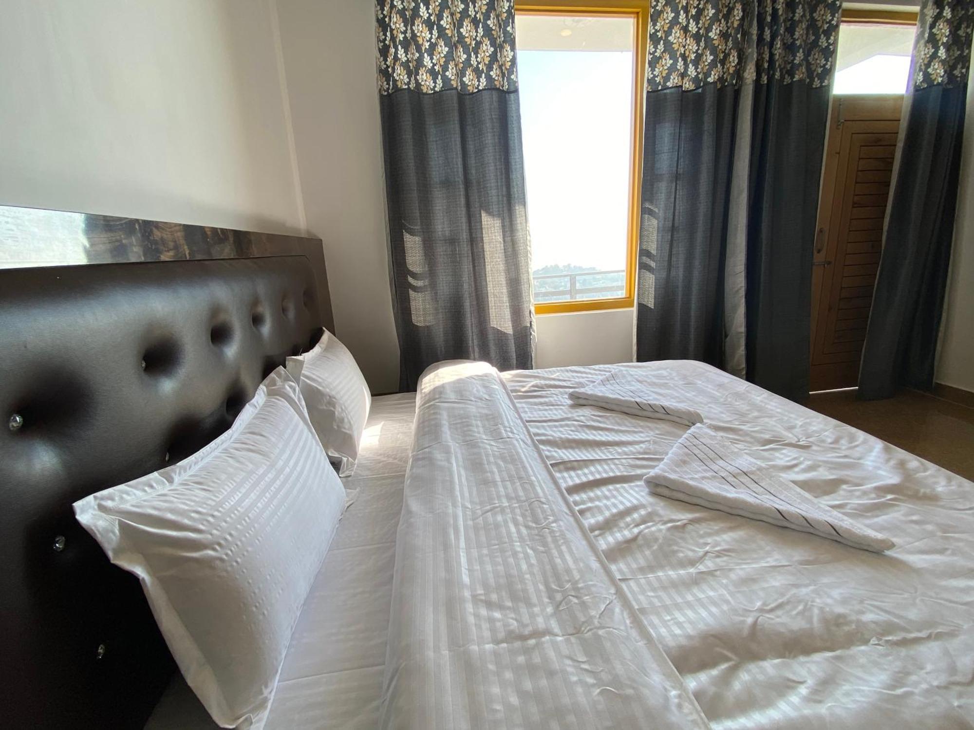 Redeem Cafe & Homestay McLeod Ganj Dış mekan fotoğraf